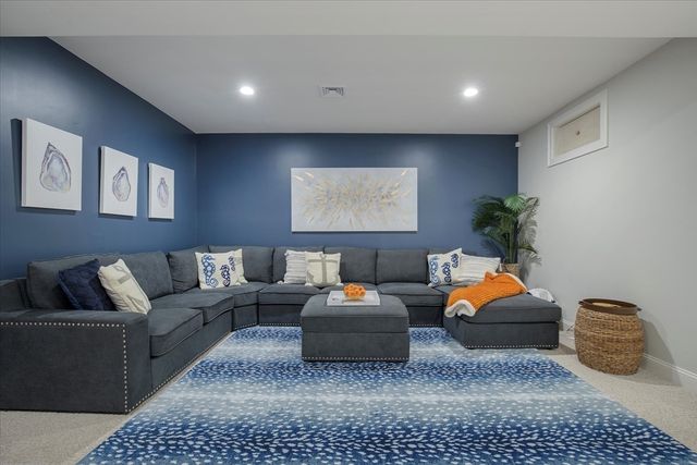 21 Saltwater Cir, Mashpee, MA 02649