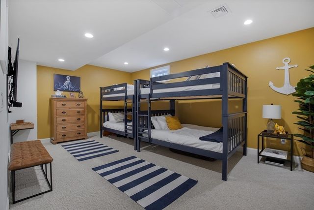 21 Saltwater Cir, Mashpee, MA 02649