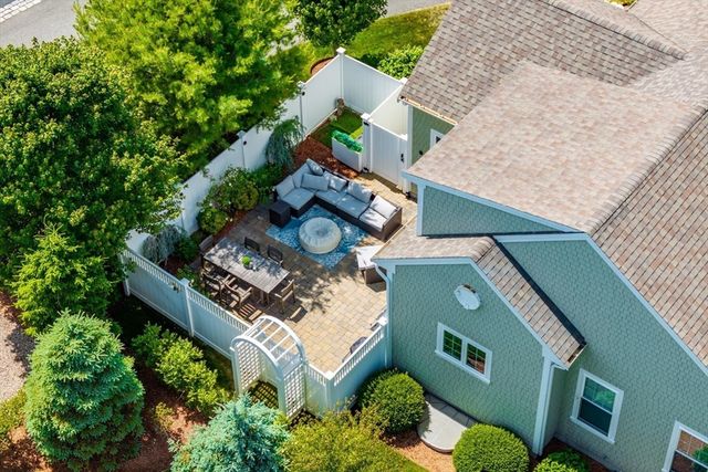 21 Saltwater Cir, Mashpee, MA 02649