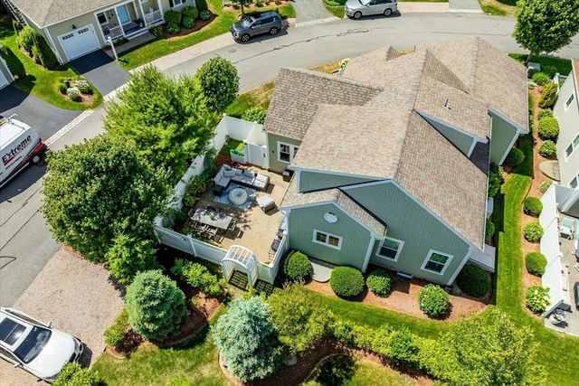 21 Saltwater Cir, Mashpee, MA 02649