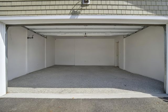 21 Saltwater Cir, Mashpee, MA 02649