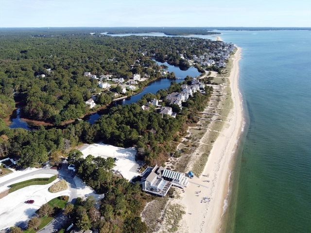 21 Saltwater Cir, Mashpee, MA 02649