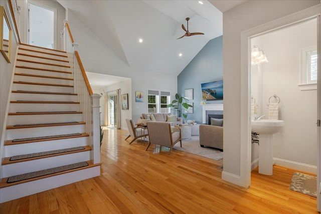 21 Saltwater Cir, Mashpee, MA 02649