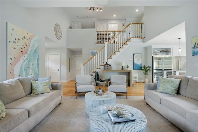 21 Saltwater Cir, Mashpee, MA 02649