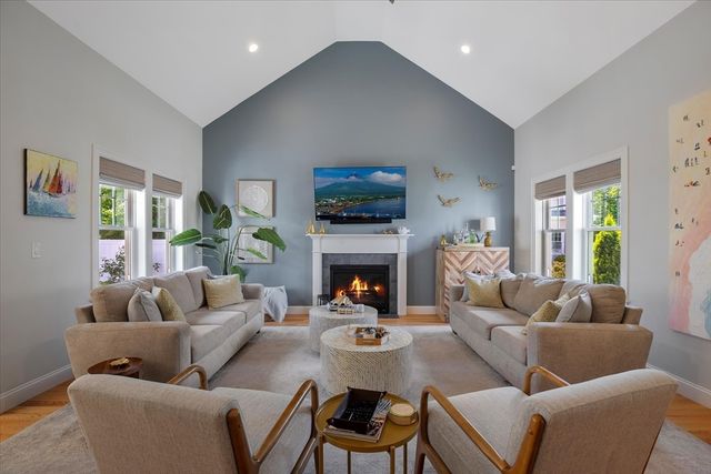 21 Saltwater Cir, Mashpee, MA 02649