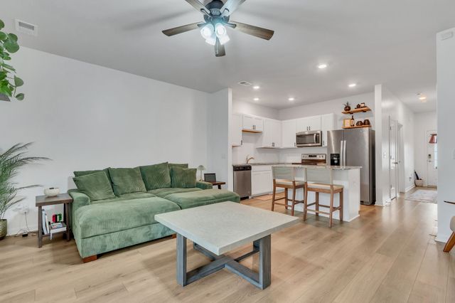 809 Dallas Dr, Columbia, TN 38401