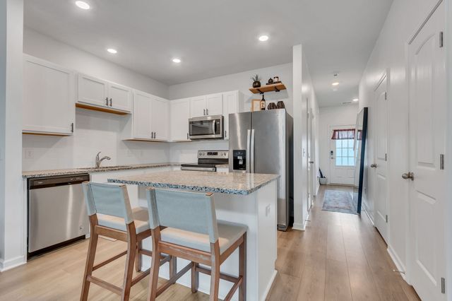 809 Dallas Dr, Columbia, TN 38401