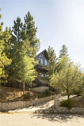 1255 Yukon Drive, Lake Arrowhead, CA 92352