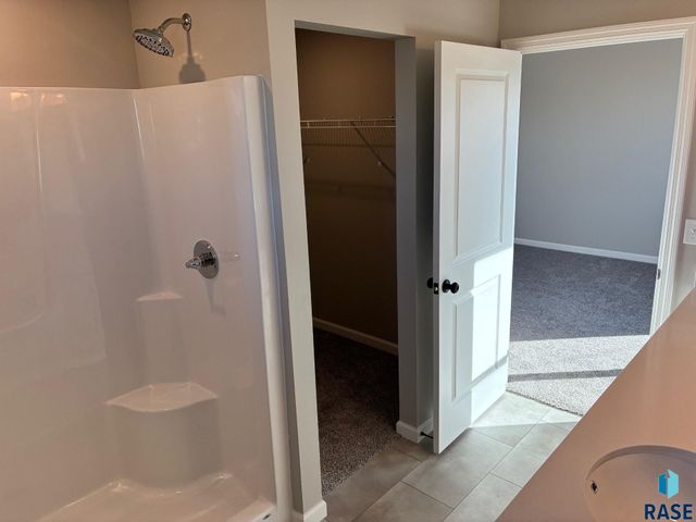 5905 S Coneflower Ave Avenue, Sioux Falls, SD 57108