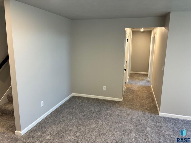 5905 S Coneflower Ave Avenue, Sioux Falls, SD 57108