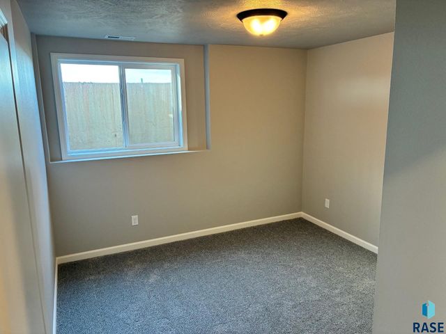 5905 S Coneflower Ave Avenue, Sioux Falls, SD 57108