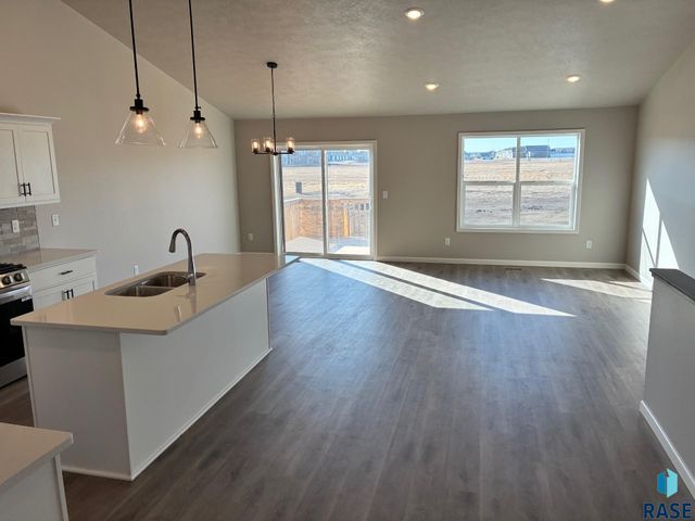 5905 S Coneflower Ave Avenue, Sioux Falls, SD 57108