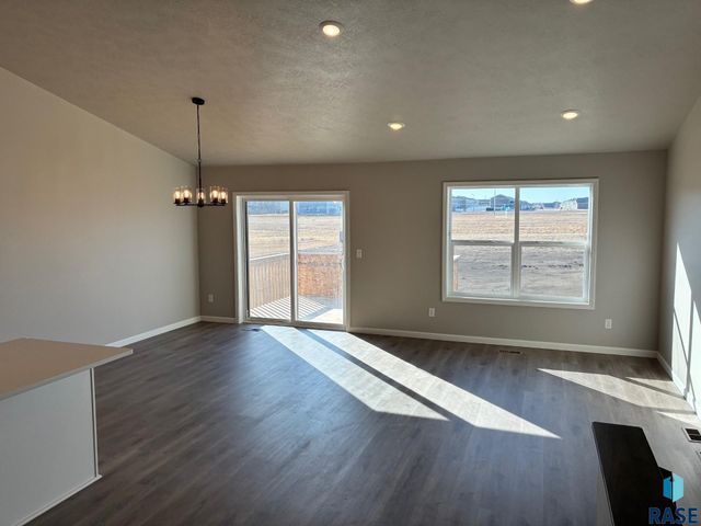 5905 S Coneflower Ave Avenue, Sioux Falls, SD 57108