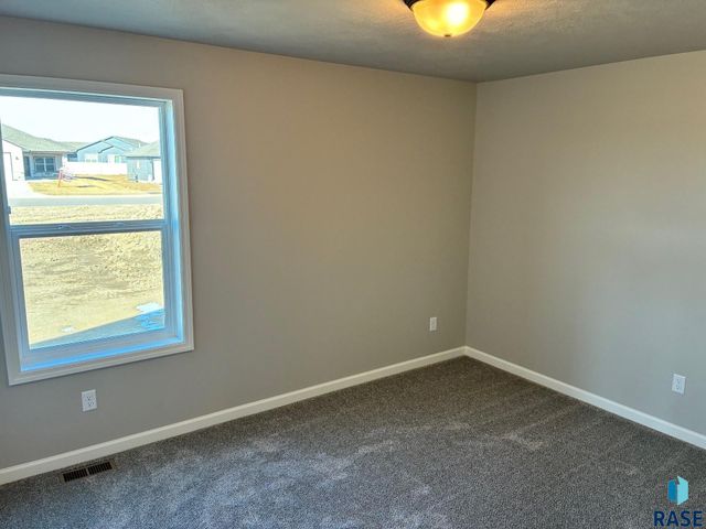 5905 S Coneflower Ave Avenue, Sioux Falls, SD 57108