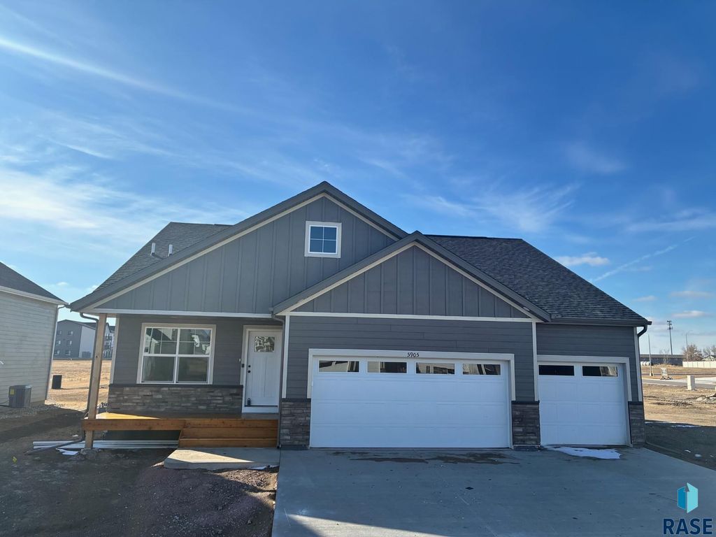 5905 S Coneflower Ave Avenue, Sioux Falls, SD 57108