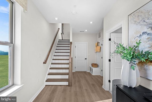 2461 MYSTIC MAROON TER, Ashburn, VA 20147