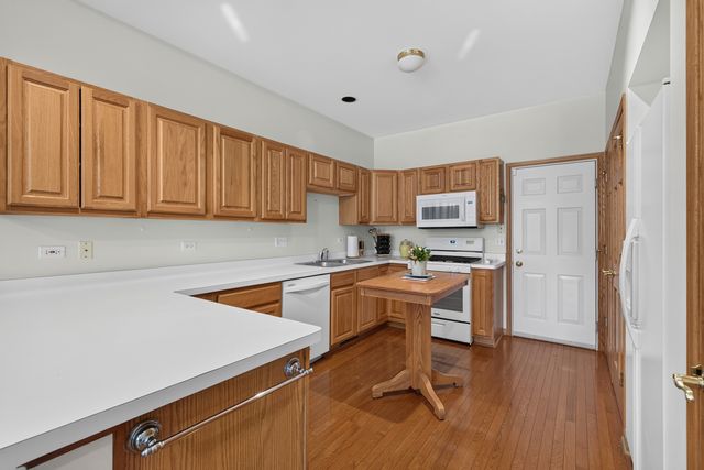 3932 Balmoral Court, Rolling Meadows, IL 60008