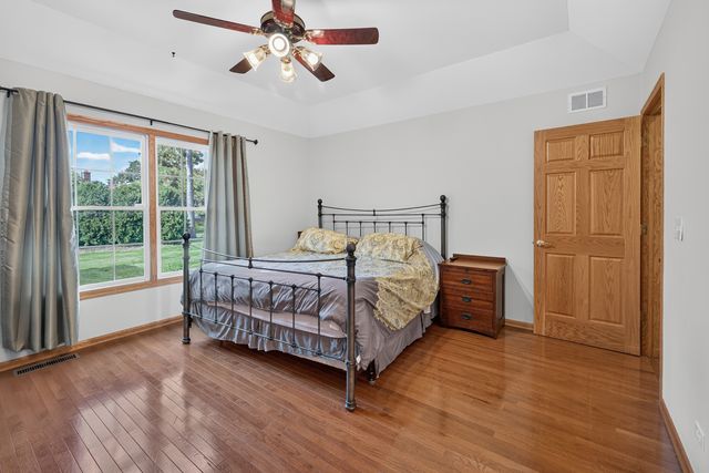 3932 Balmoral Court, Rolling Meadows, IL 60008