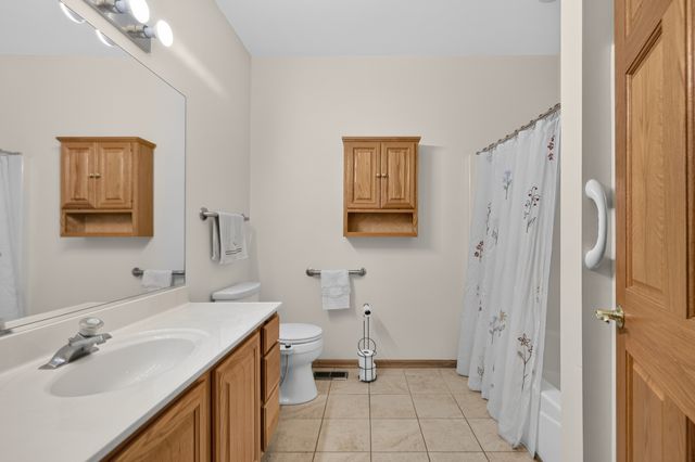 3932 Balmoral Court, Rolling Meadows, IL 60008