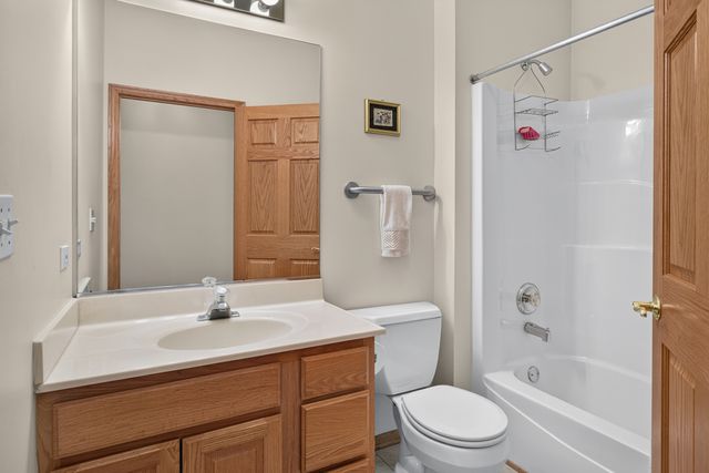 3932 Balmoral Court, Rolling Meadows, IL 60008