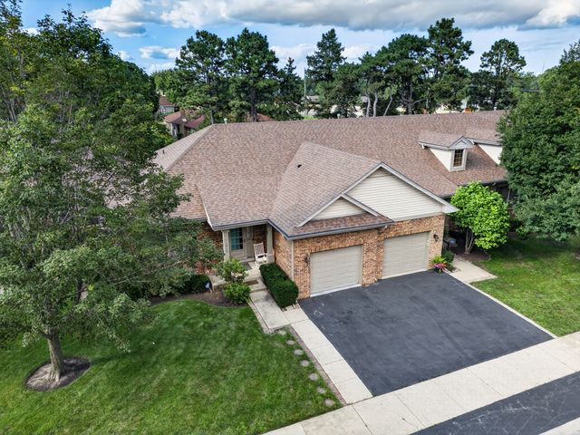 3932 Balmoral Court, Rolling Meadows, IL 60008
