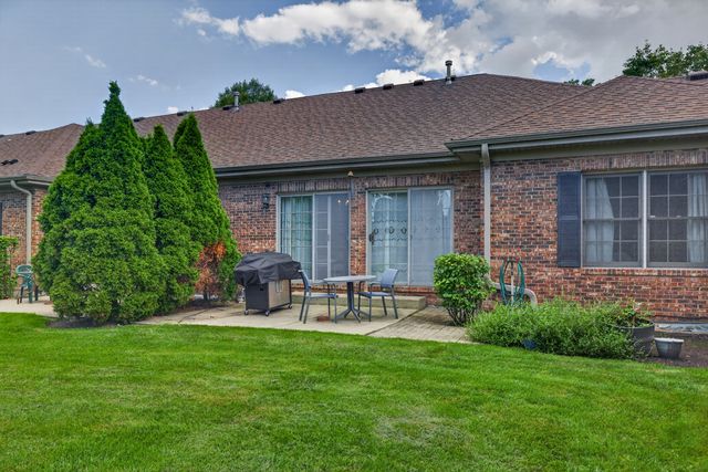 3932 Balmoral Court, Rolling Meadows, IL 60008