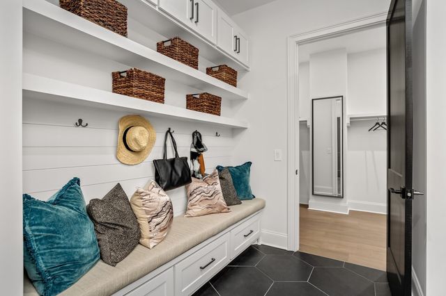 511 St Charles Dr, Arrington, TN 37014