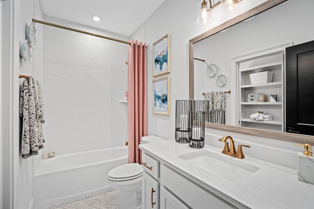 511 St Charles Dr, Arrington, TN 37014