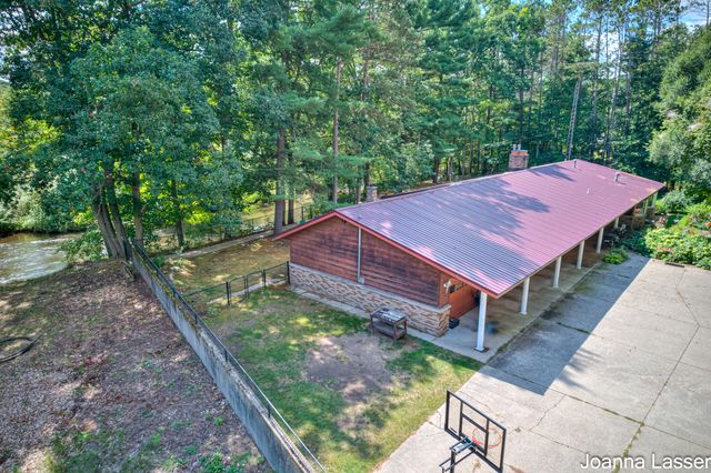 3944 S Brenlor Drive, Hesperia Vlg, MI 49421