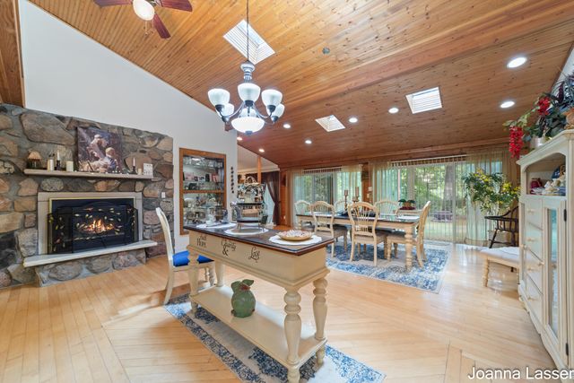 3944 S Brenlor Drive, Hesperia Vlg, MI 49421