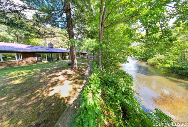 3944 S Brenlor Drive, Hesperia Vlg, MI 49421