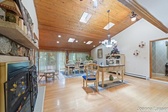 3944 S Brenlor Drive, Hesperia Vlg, MI 49421