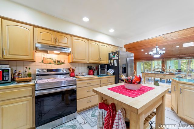 3944 S Brenlor Drive, Hesperia Vlg, MI 49421