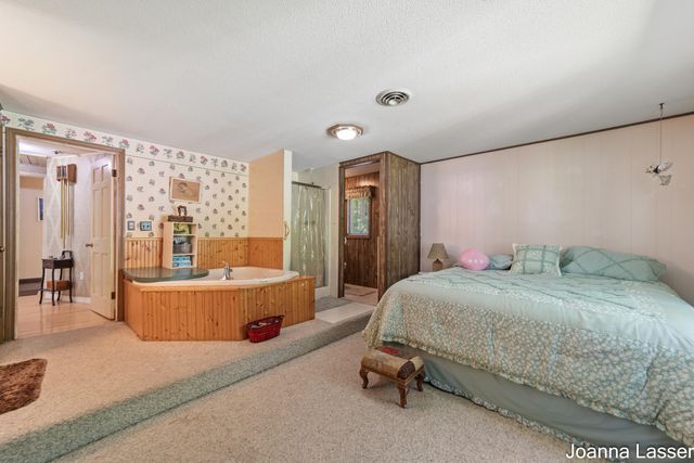 3944 S Brenlor Drive, Hesperia Vlg, MI 49421