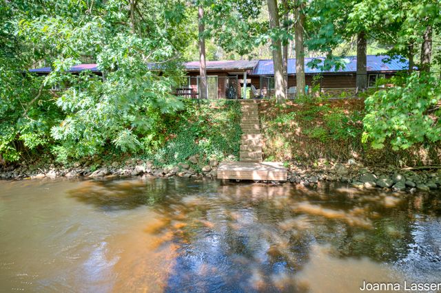 3944 S Brenlor Drive, Hesperia Vlg, MI 49421