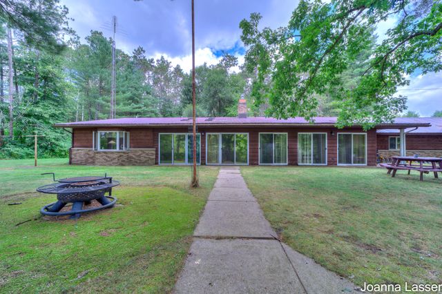 3944 S Brenlor Drive, Hesperia Vlg, MI 49421