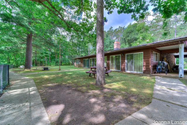 3944 S Brenlor Drive, Hesperia Vlg, MI 49421