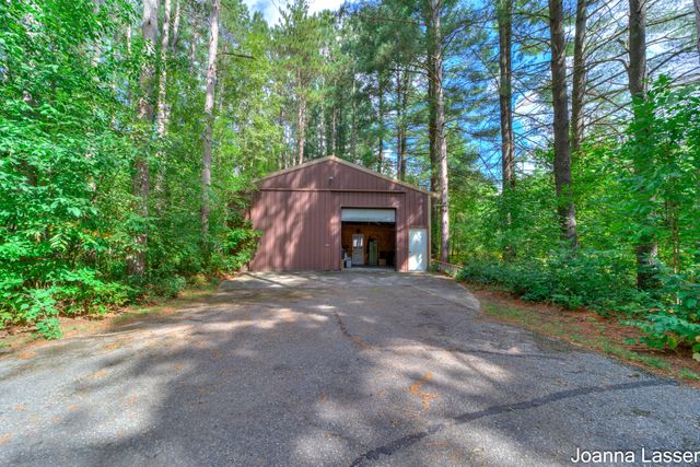 3944 S Brenlor Drive, Hesperia Vlg, MI 49421