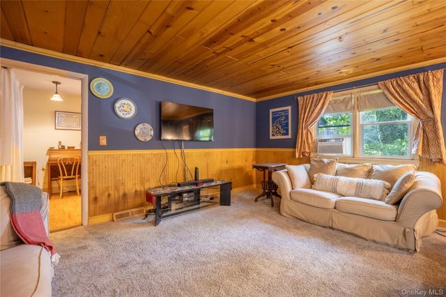 138 Ohioville Road S, New Paltz, NY 12561