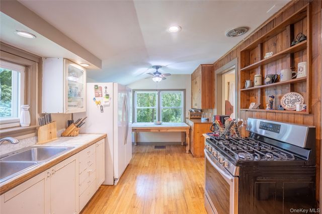 138 Ohioville Road S, New Paltz, NY 12561