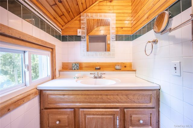 138 Ohioville Road S, New Paltz, NY 12561