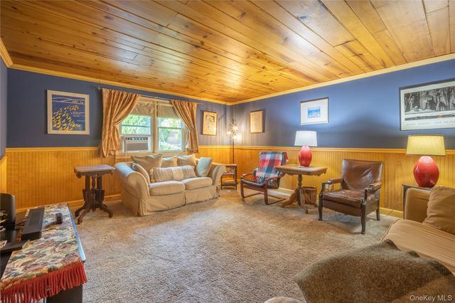138 Ohioville Road S, New Paltz, NY 12561