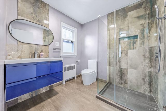 75 Hicks Lane, Great Neck, NY 11024