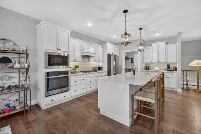 5843 Danielle Drive, Bettendorf, IA 52722