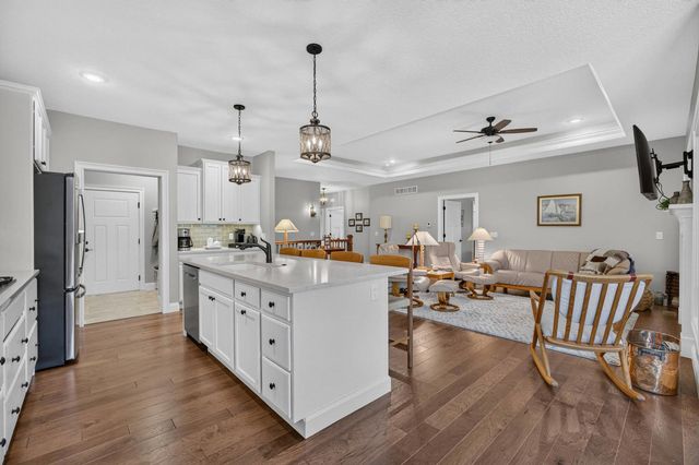 5843 Danielle Drive, Bettendorf, IA 52722