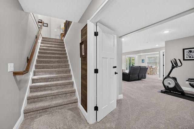 5843 Danielle Drive, Bettendorf, IA 52722