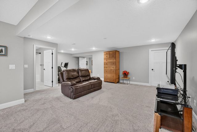 5843 Danielle Drive, Bettendorf, IA 52722
