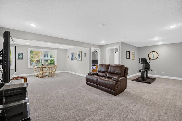5843 Danielle Drive, Bettendorf, IA 52722