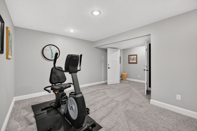 5843 Danielle Drive, Bettendorf, IA 52722