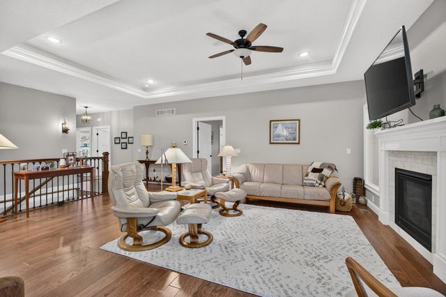 5843 Danielle Drive, Bettendorf, IA 52722